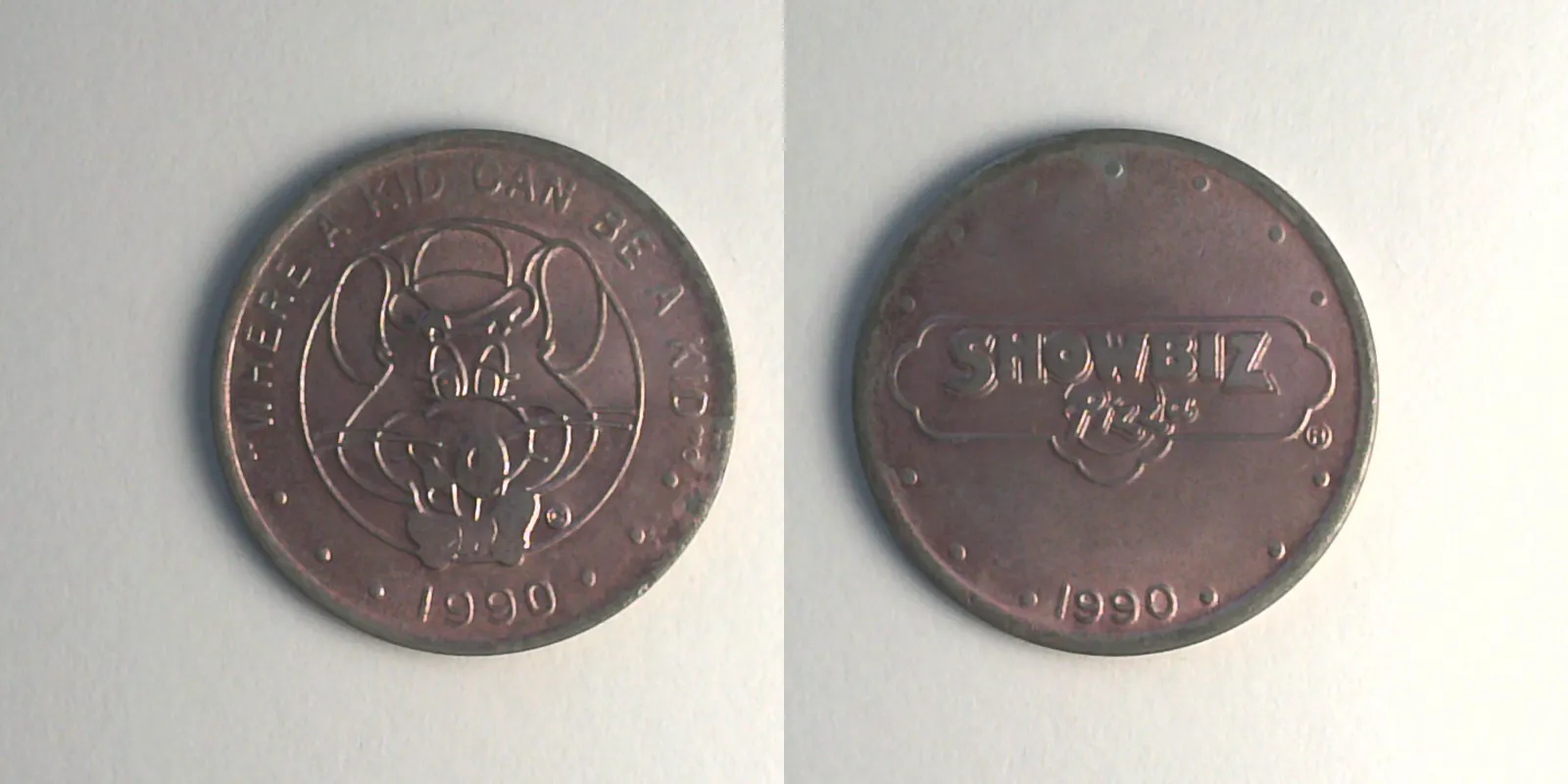 Chuck E. Cheese 304aN 1990 Chuck E Cheese Token (304aN) (1990) token — front and reverse