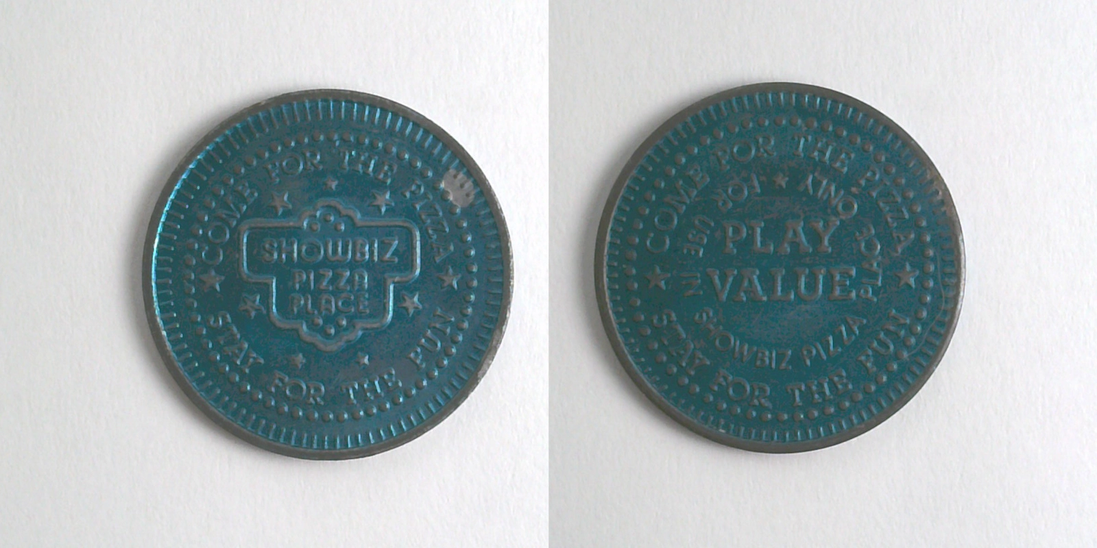 ShowBiz Pizza S09aN-blue Showbiz Pizza Place Token (S09aN-blue) token — front and reverse