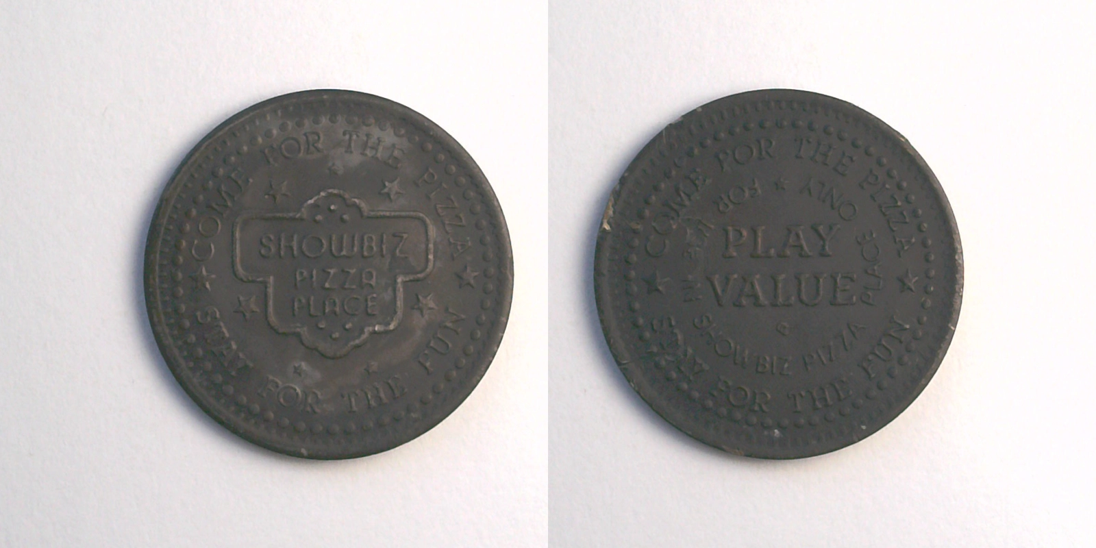 ShowBiz Pizza S10aN-black Showbiz Pizza Place Token (S10aN-black) token — front and reverse