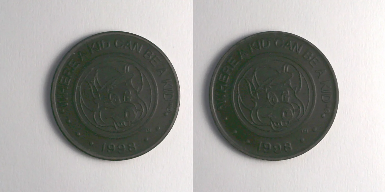Chuck E. Cheese 404bB 1998 Chuck E Cheese Token (404bB) (1998) token — front and reverse