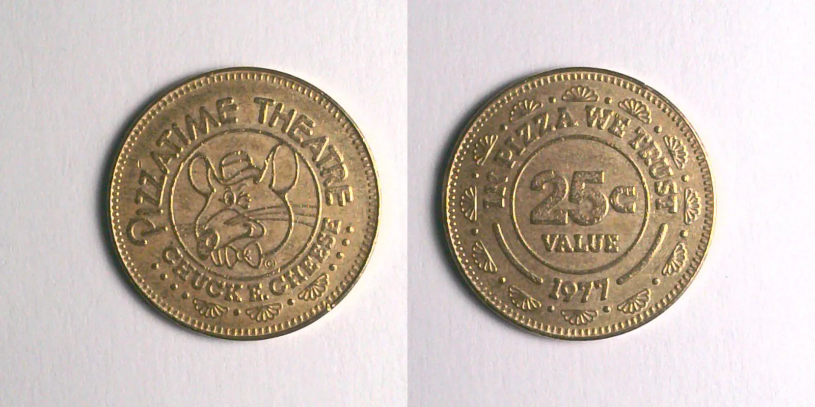 Chuck E. Cheese 101B 1977 Chuck E Cheese Token (101B) (1977) token — front and reverse