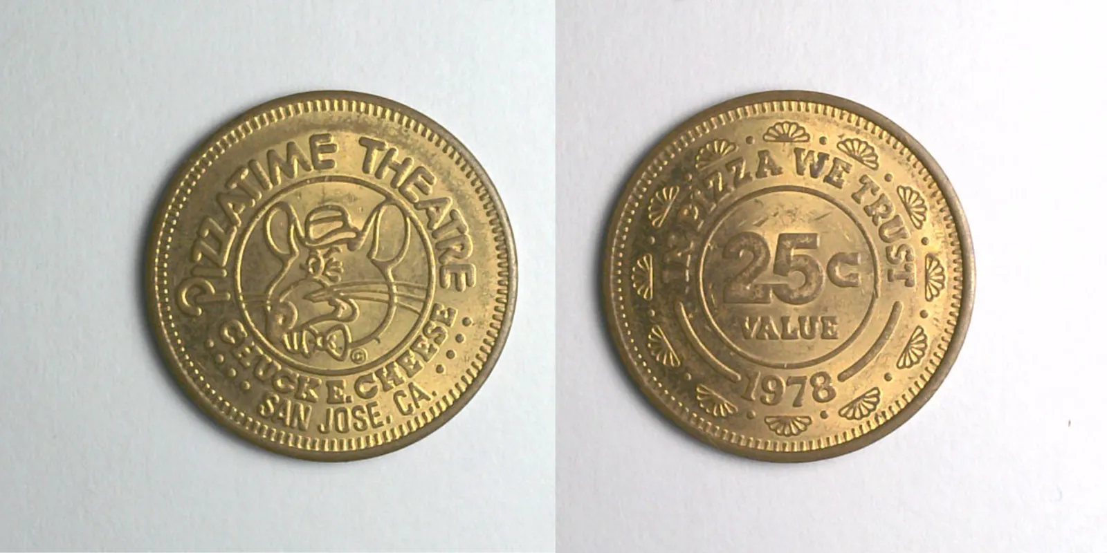 Chuck E. Cheese 125B 1978 Chuck E Cheese Token (125B) (1978) token — front and reverse
