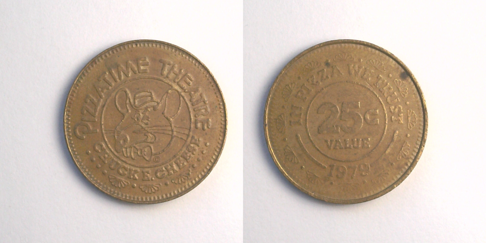 Chuck E. Cheese 103B 1979 Chuck E Cheese Token (103B) (1979) token — front and reverse