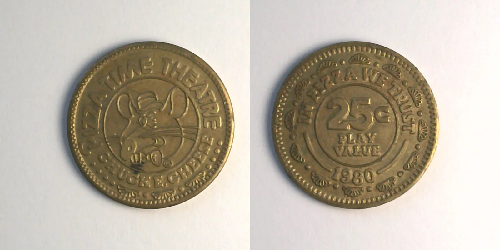 Chuck E. Cheese 105B 1980 Chuck E Cheese Token (105B) (1980) token — front and reverse