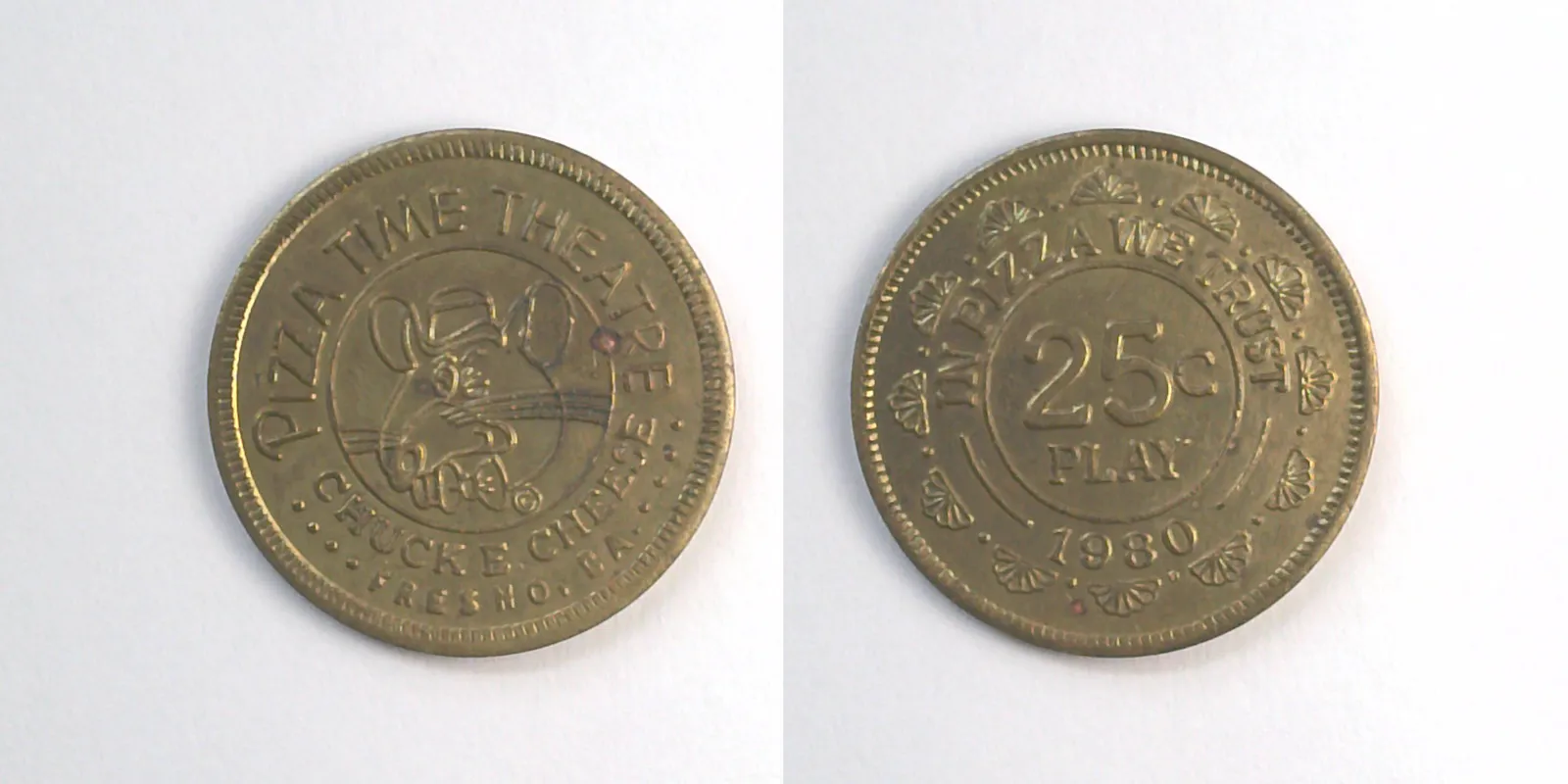 Chuck E. Cheese 138B 1980 Chuck E Cheese Token (138B) (1980) token — front and reverse