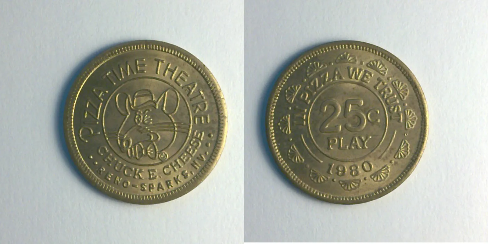 Chuck E. Cheese 145B 1980 Chuck E Cheese Token (145B) (1980) token — front and reverse