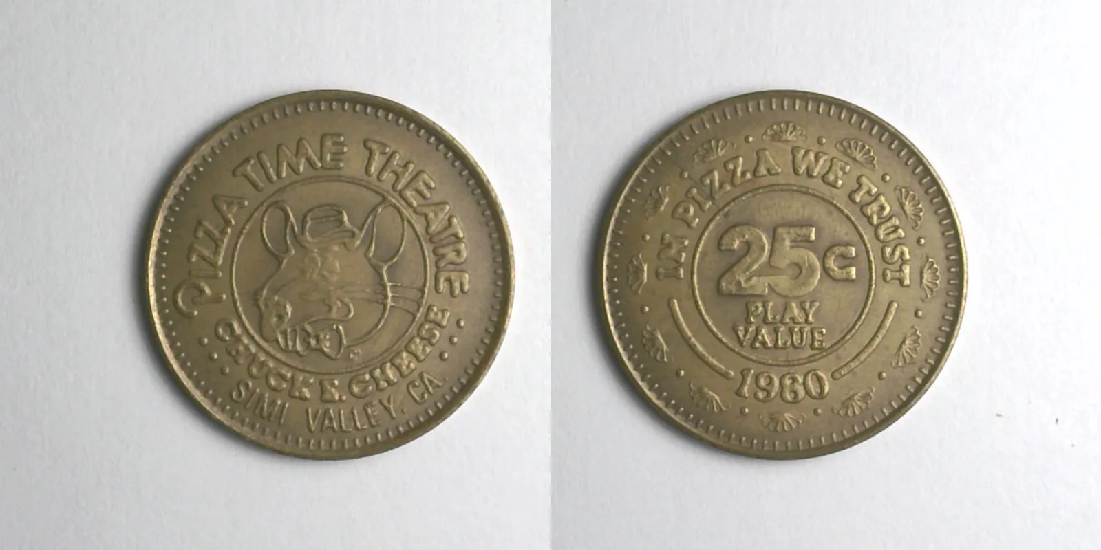 Chuck E. Cheese 148B 1980 Chuck E Cheese Token (148B) (1980) token — front and reverse
