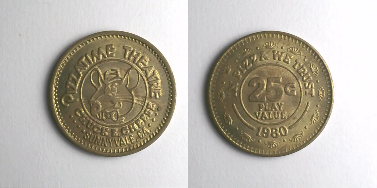 Chuck E. Cheese 149B 1980 Chuck E Cheese Token (149B) (1980) token — front and reverse