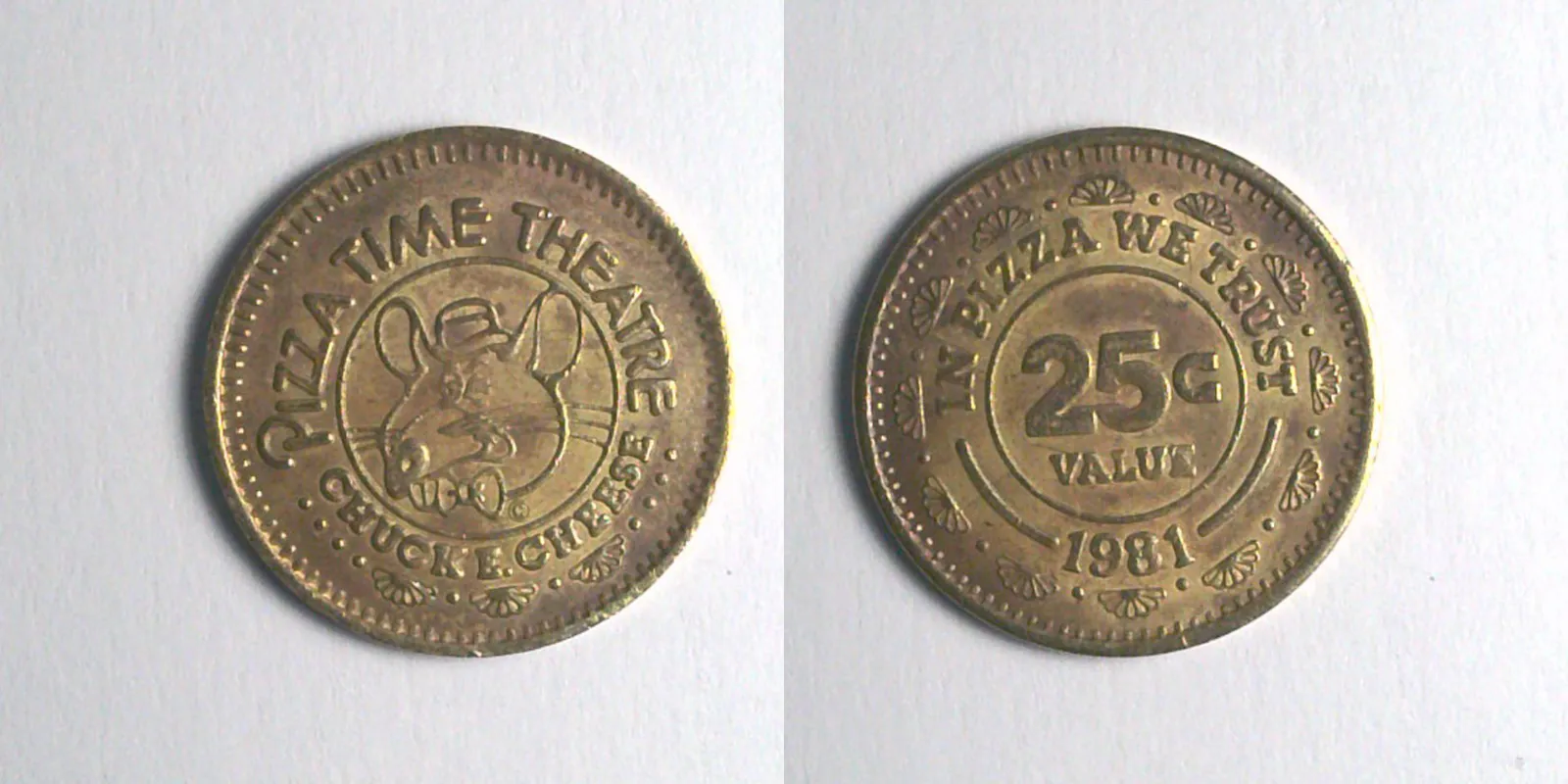 Chuck E. Cheese 106B 1981 Chuck E Cheese Token (106B) (1981) token — front and reverse
