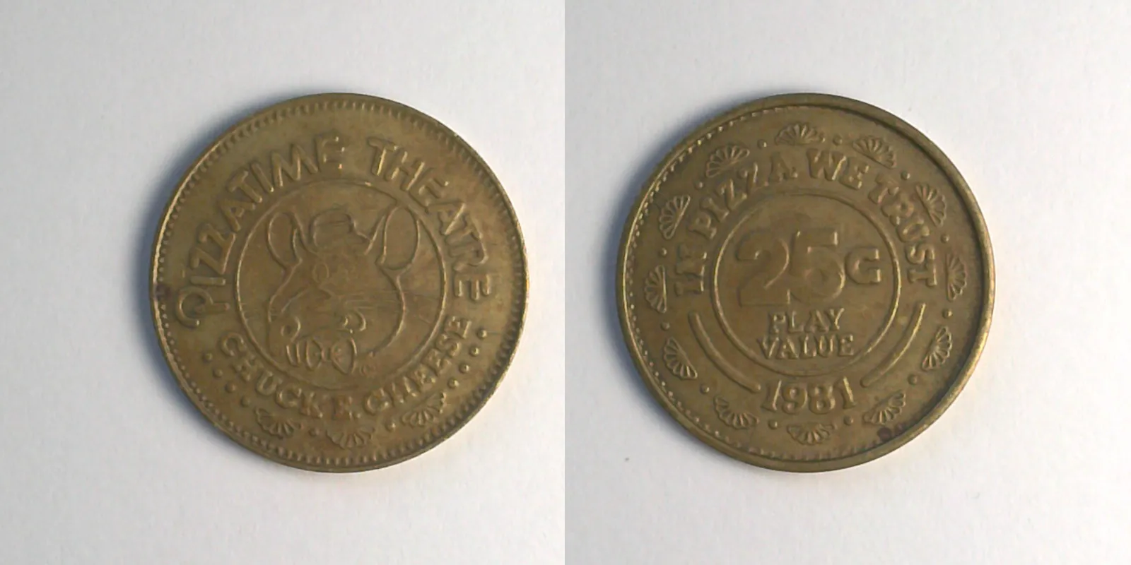 Chuck E. Cheese 110B 1981 Chuck E Cheese Token (110B) (1981) token — front and reverse