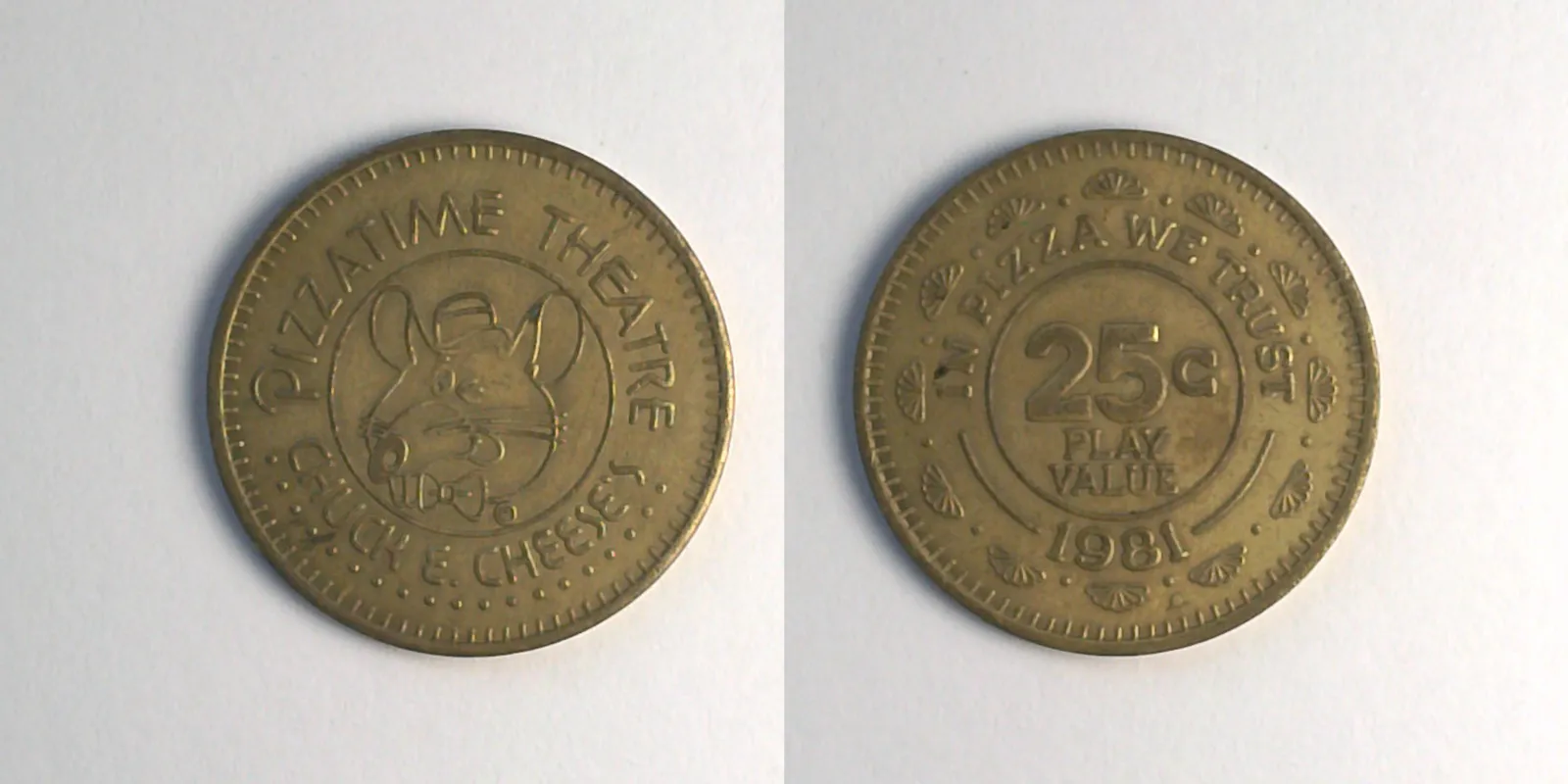 Chuck E. Cheese 111B 1981 Chuck E Cheese Token (111B) (1981) token — front and reverse