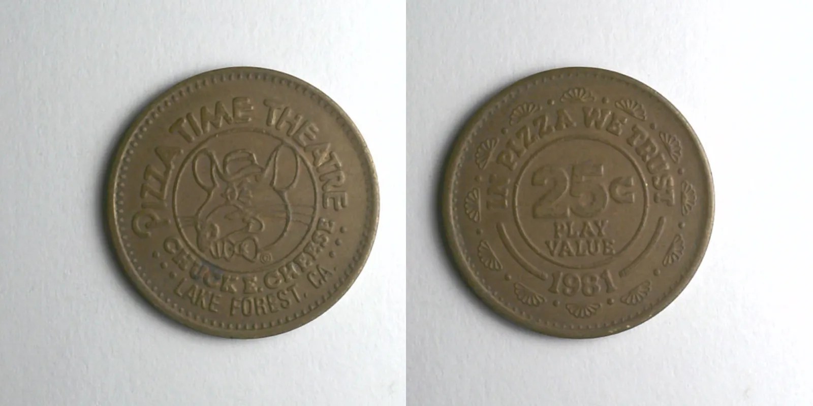 Chuck E. Cheese 165B 1981 Chuck E Cheese Token (165B) (1981) token — front and reverse