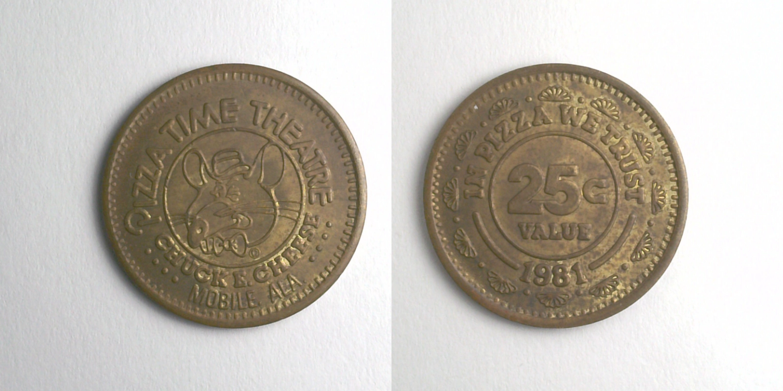 Chuck E. Cheese 168B 1981 Chuck E Cheese Token (168B) (1981) token — front and reverse