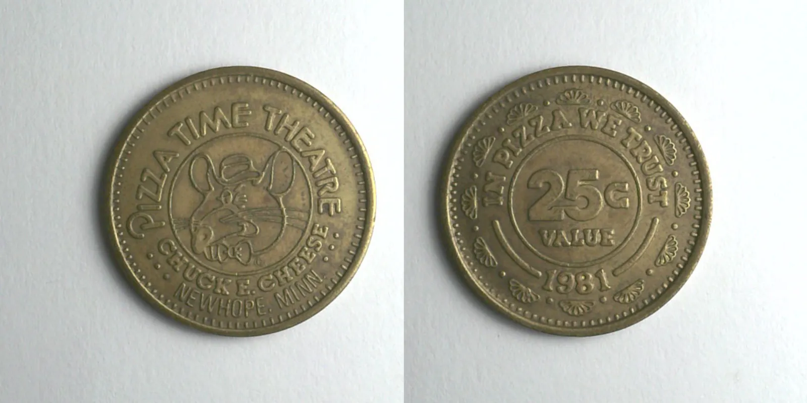 Chuck E. Cheese 170B 1981 Chuck E Cheese Token (170B) (1981) token — front and reverse