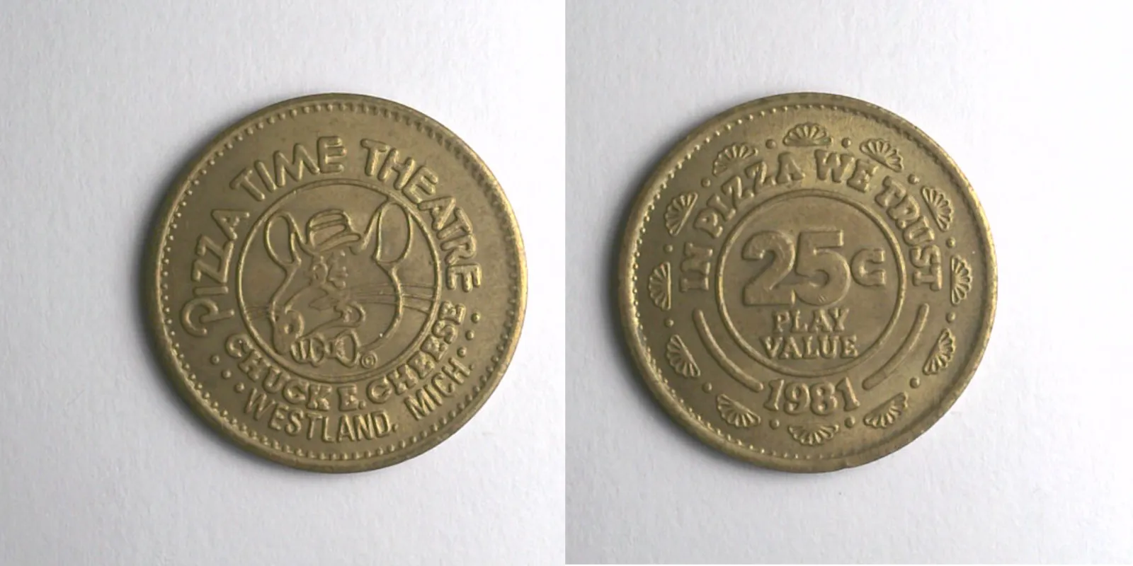 Chuck E. Cheese 177B 1981 Chuck E Cheese Token (177B) (1981) token — front and reverse