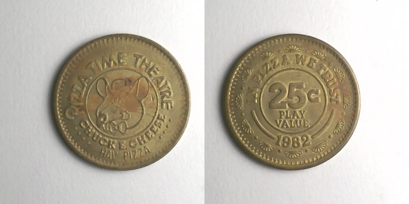 Chuck E. Cheese 182B 1982 Chuck E Cheese Token (182B) (1982) token — front and reverse