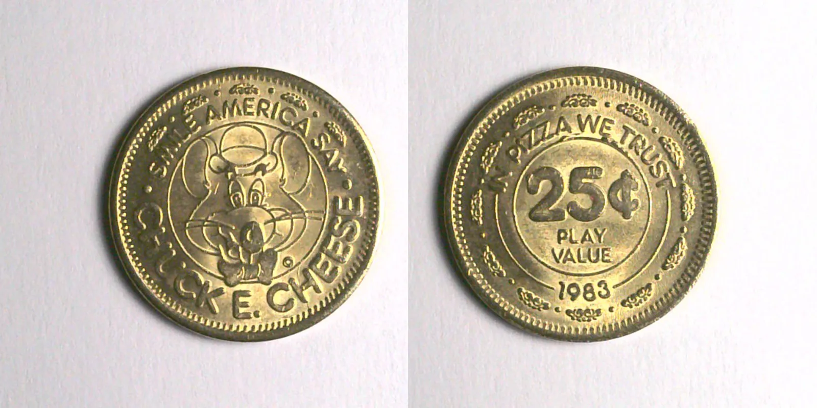 Chuck E. Cheese 202B 1983 Chuck E Cheese Token (202B) (1983) token — front and reverse