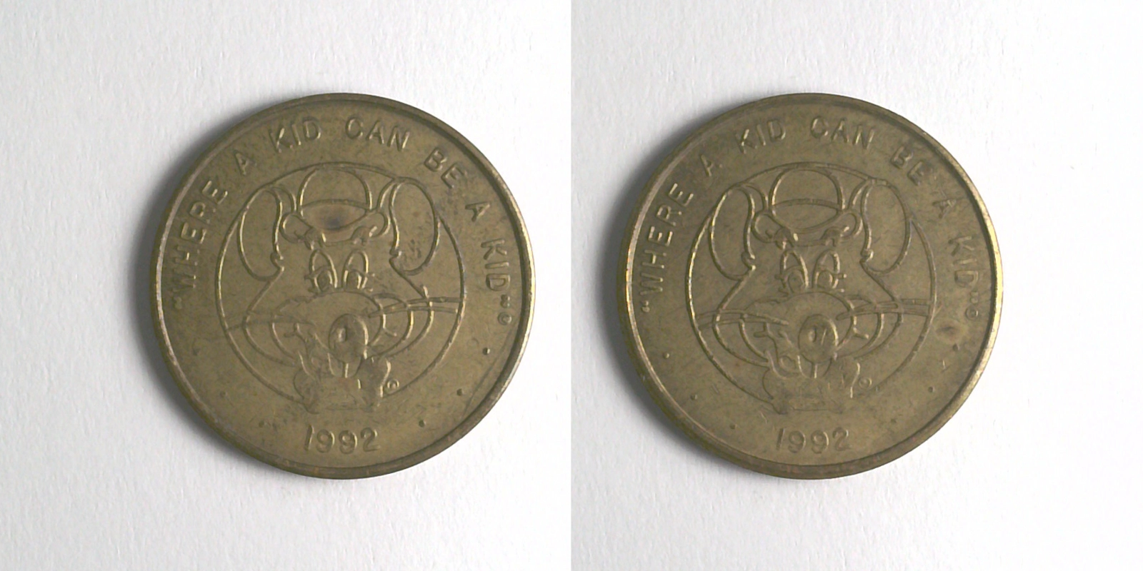 Chuck E. Cheese 307B 1992 Chuck E Cheese Token (307B) (1992) token — front