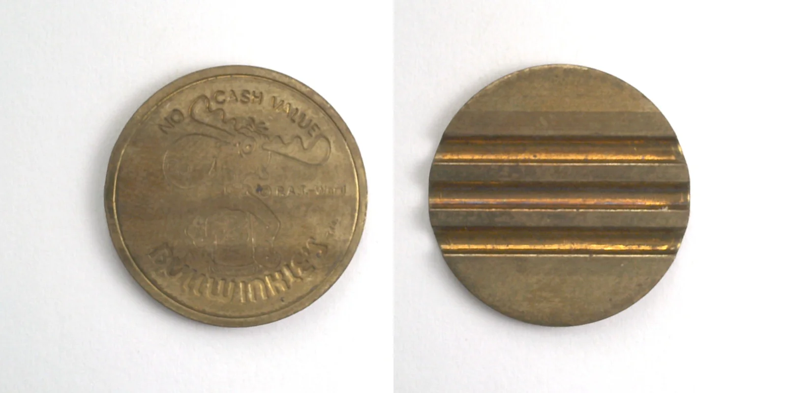 Bullwinkle's Entertainment BW201B Bullwinkle's Slotted Token (BW201B) token — front and reverse