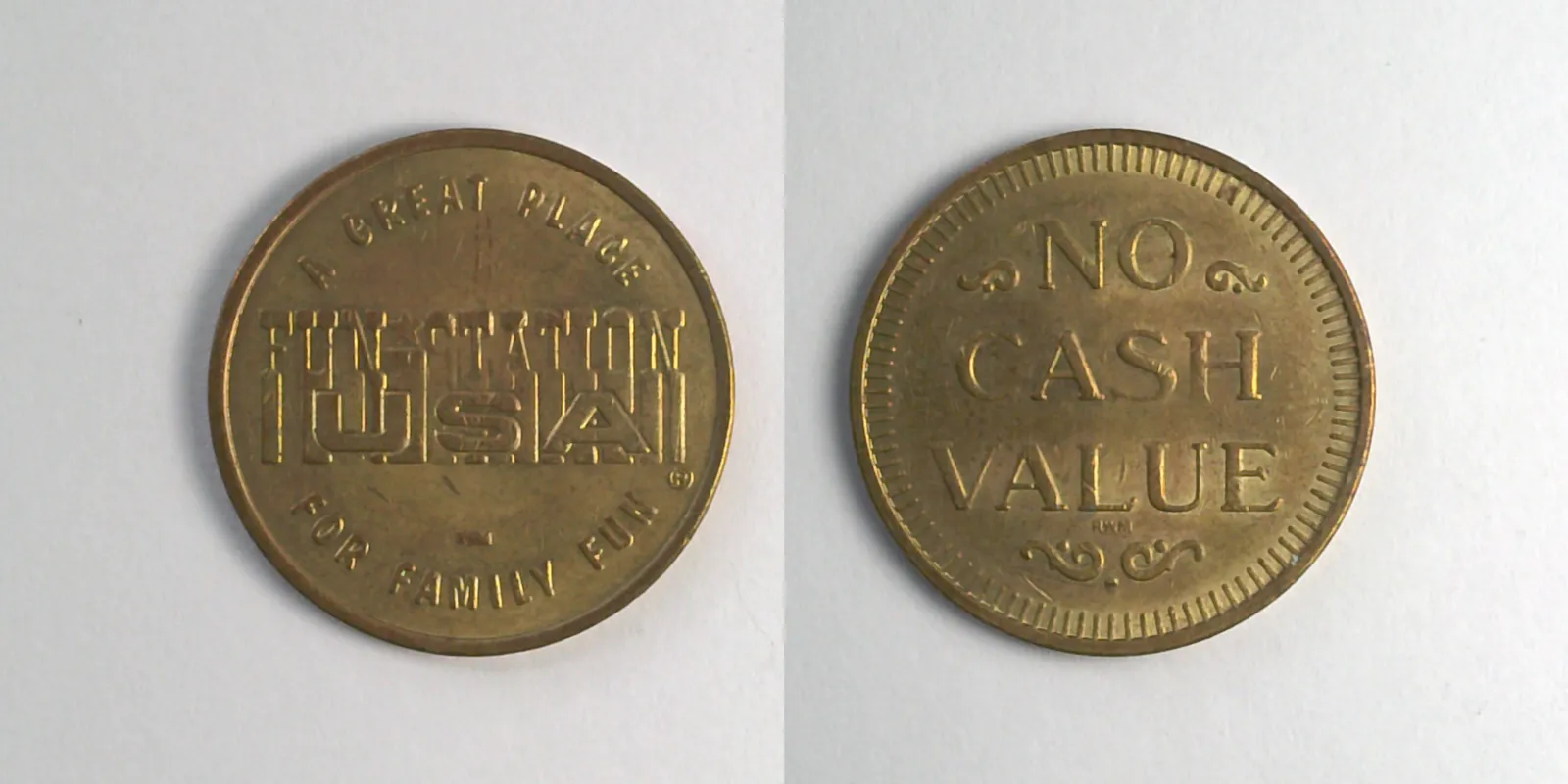 Fun Station USA FS102B Fun Station USA Token (FS102B) token — front and reverse