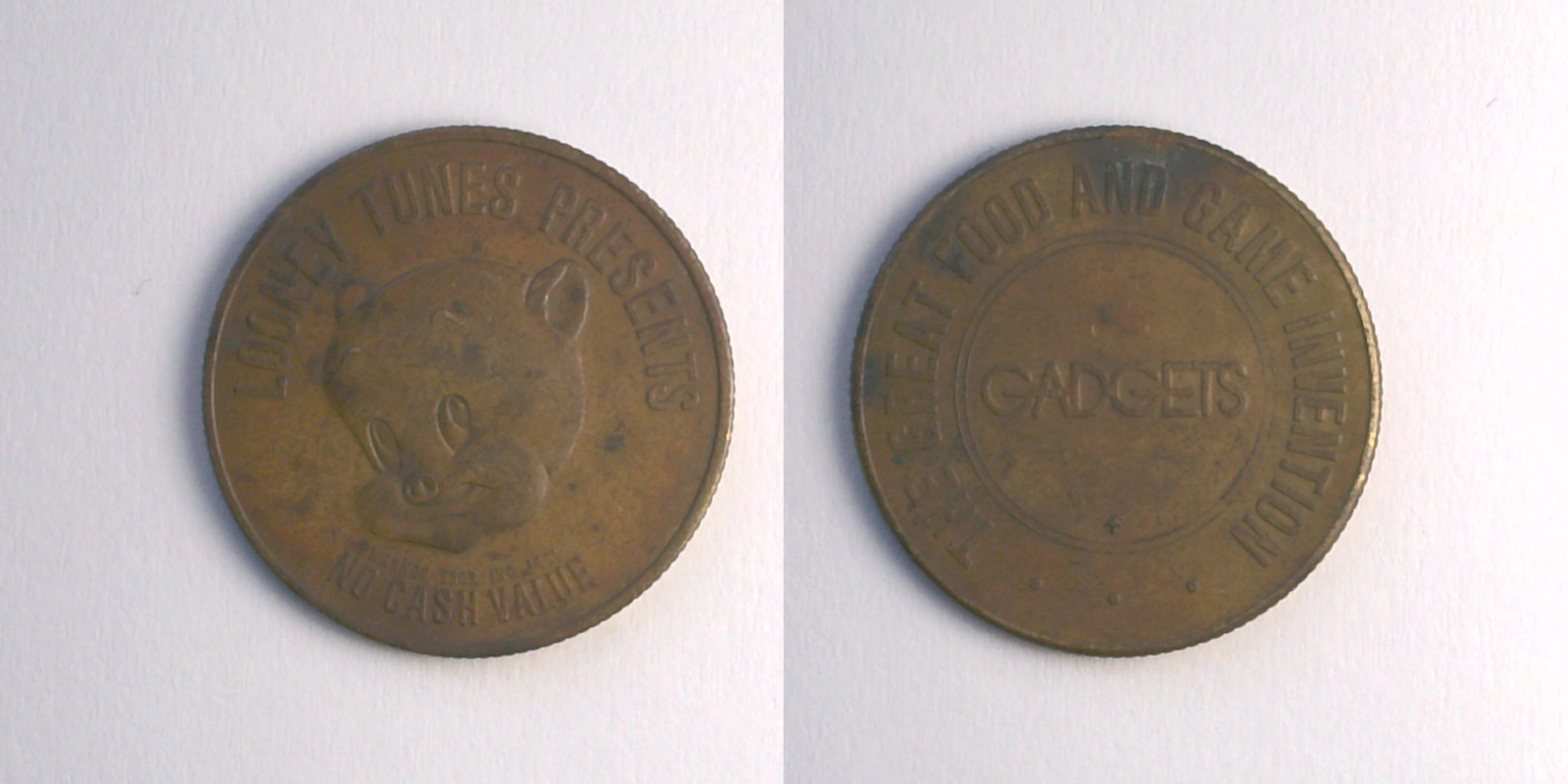 Gadgets / Gizmos GG104B Gadgets Looney Tunes Porky Pig Token (GG104B) token — front and reverse
