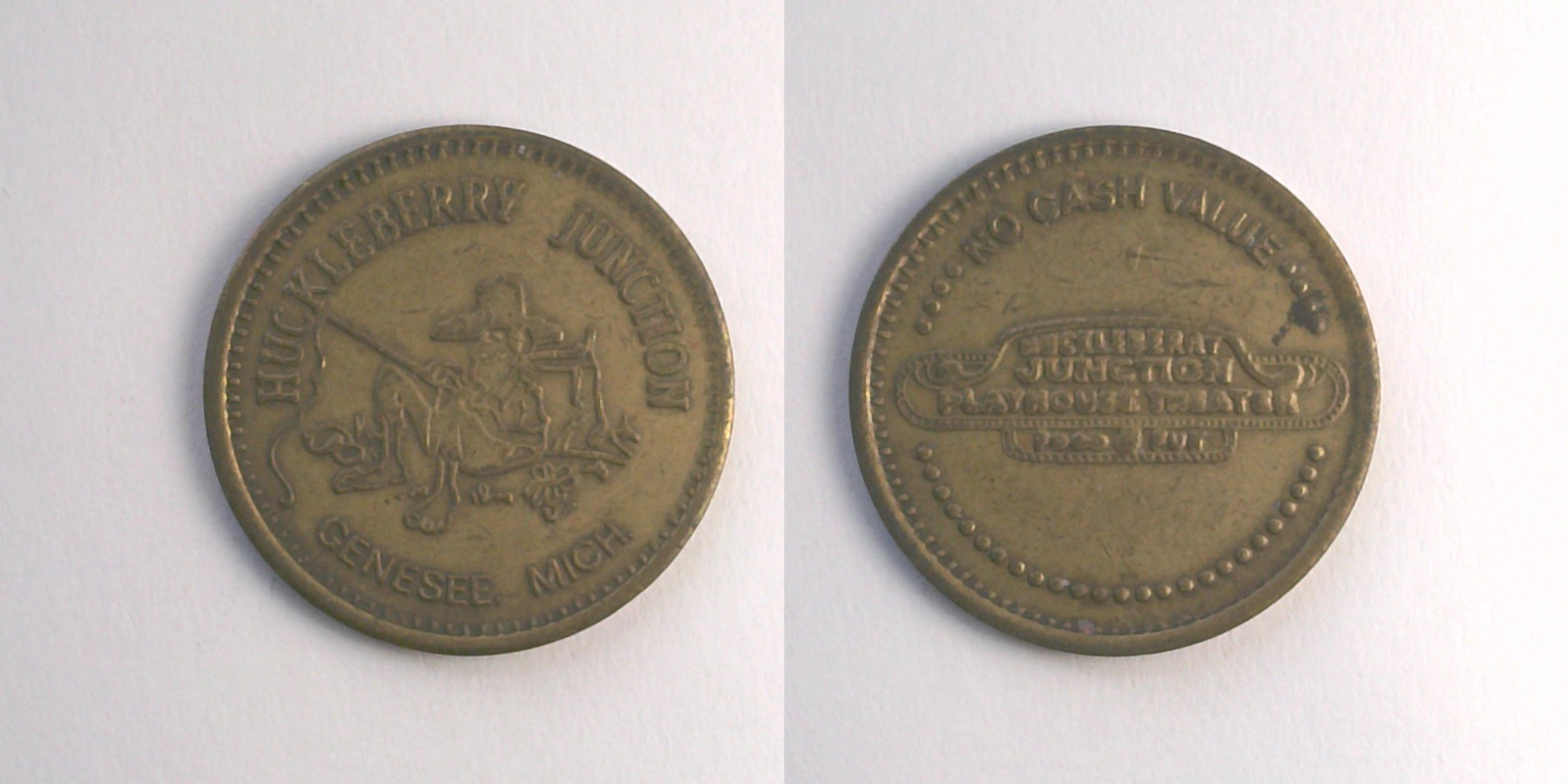 Huckleberry Junction Playhouse Theater HJ101B Huckleberry Junction Token (HJ101B) token — front and reverse