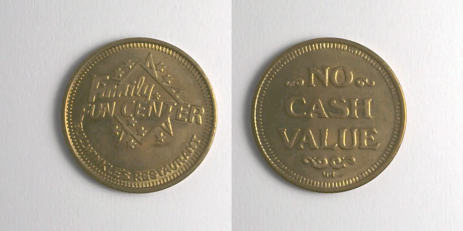 Bullwinkle's Entertainment BW401B Huish Family Fun Centers HH Token (BW401B) token — front