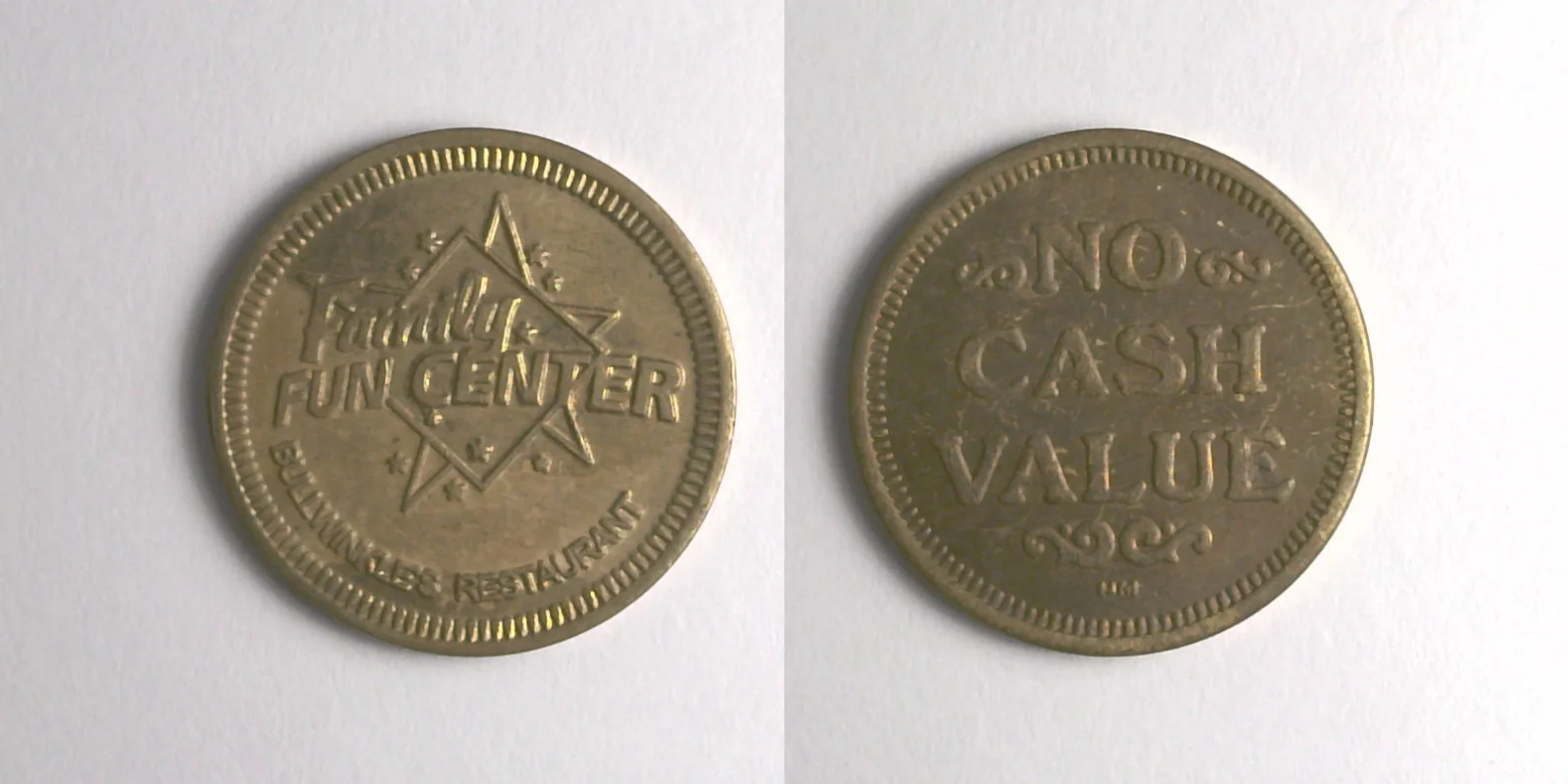 Bullwinkle's Entertainment BW407B Huish Family Fun Centers HM Token (BW407B) token — front and reverse