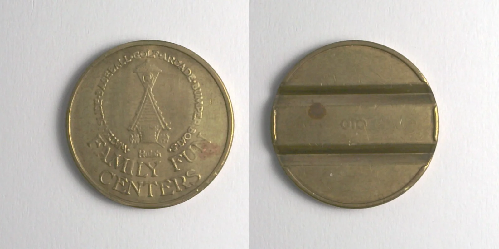 Bullwinkle's Entertainment BW602B Huish Family Fun Centers OTO Token (BW602B) token — front