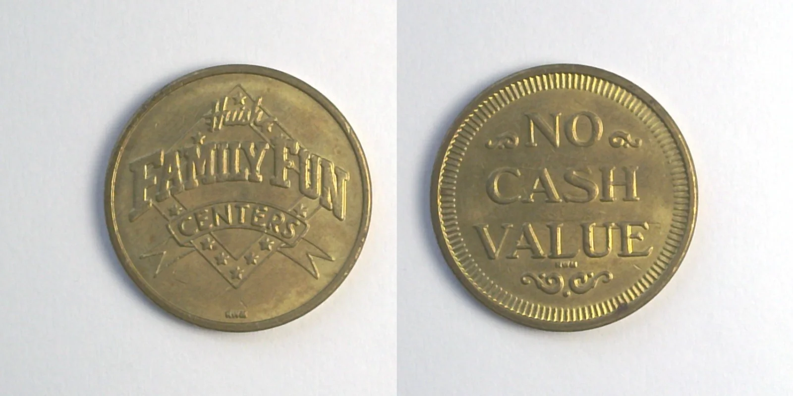 Bullwinkle's Entertainment BW504B Huish Family Fun Centers NCV Token (BW504B) token — front and reverse
