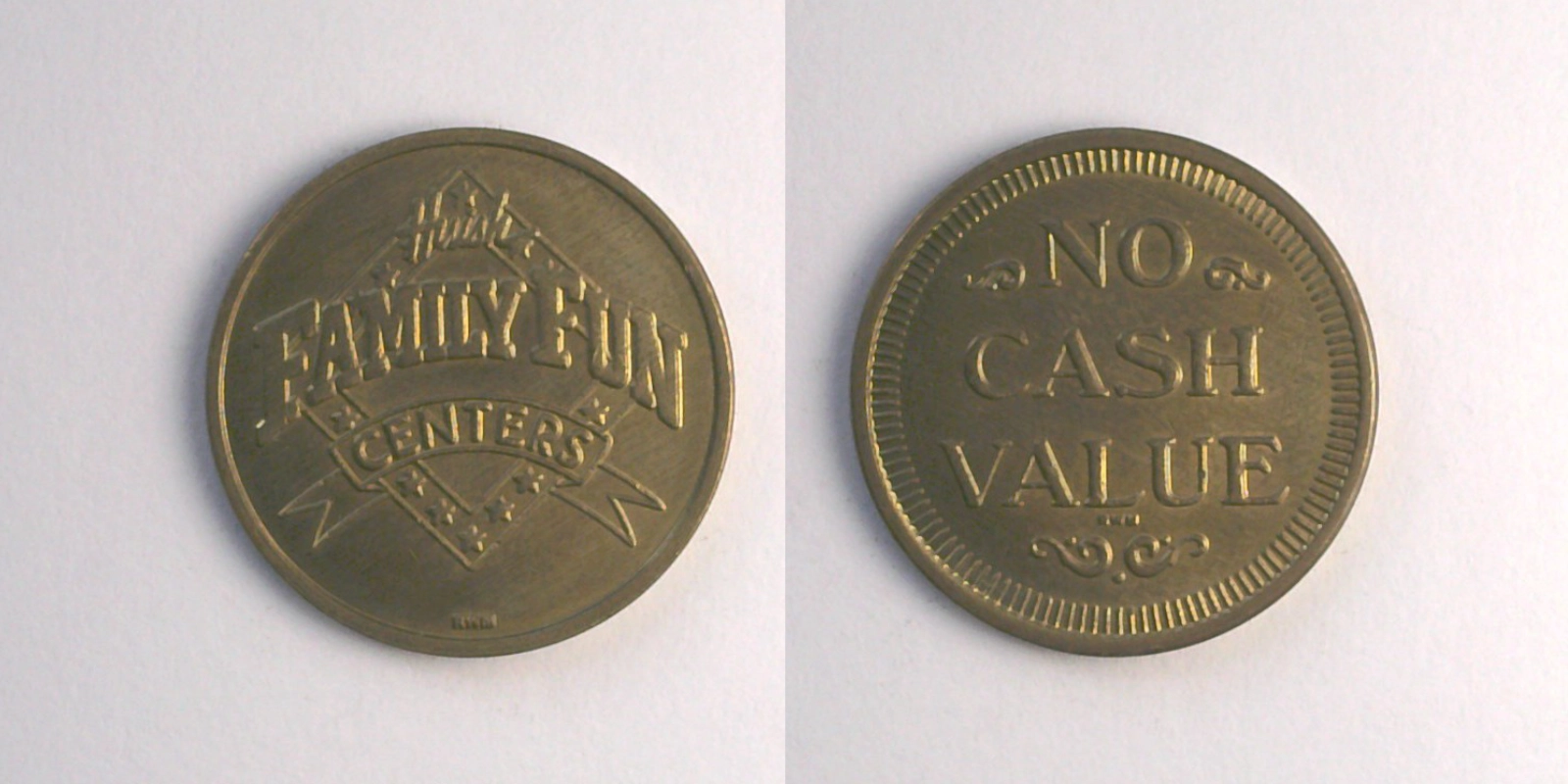 Bullwinkle's Entertainment BW504B Huish Family Fun Centers NCV Token (BW504B) token — front and reverse