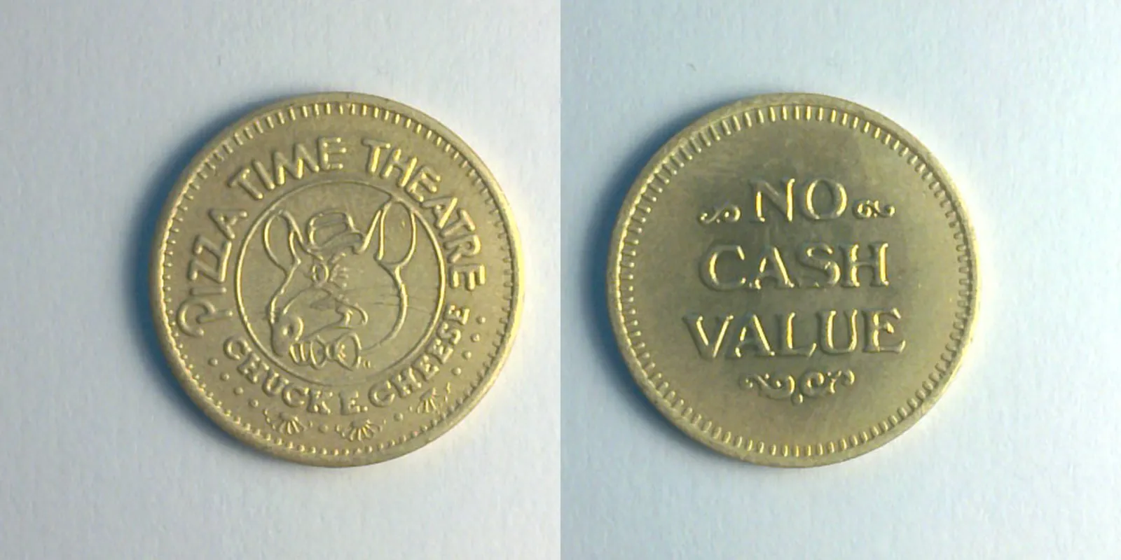 Chuck E. Cheese 119B No Cash Value Chuck E Cheese Token (119B) token — front and reverse