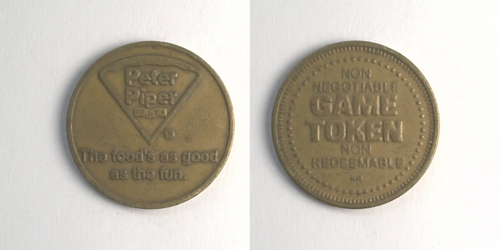 Peter Piper Pizza P305B Peter Piper Pizza Token (P305B) token — front and reverse