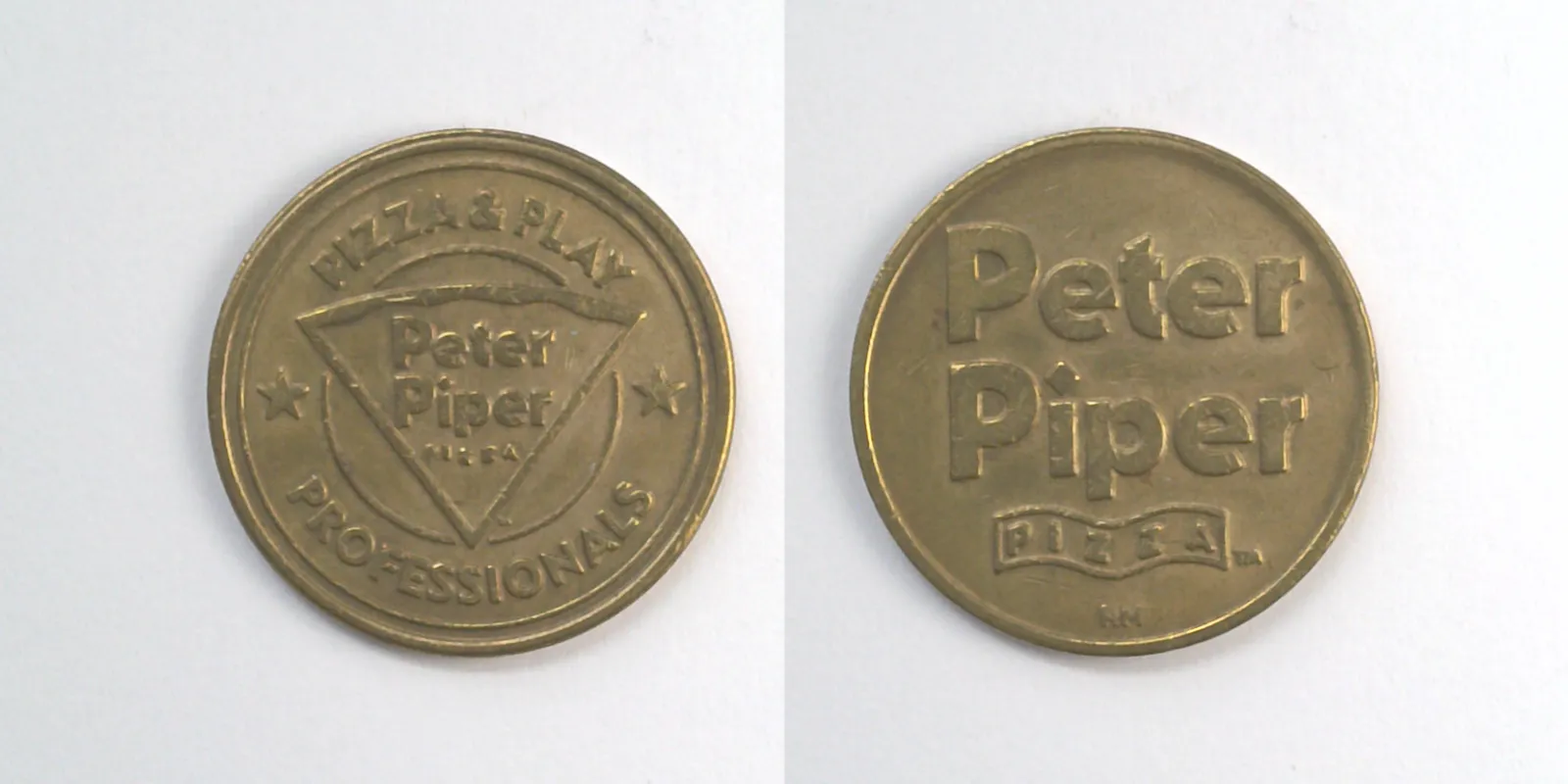 Peter Piper Pizza P312B Peter Piper Pizza Token (P312B) token — front and reverse
