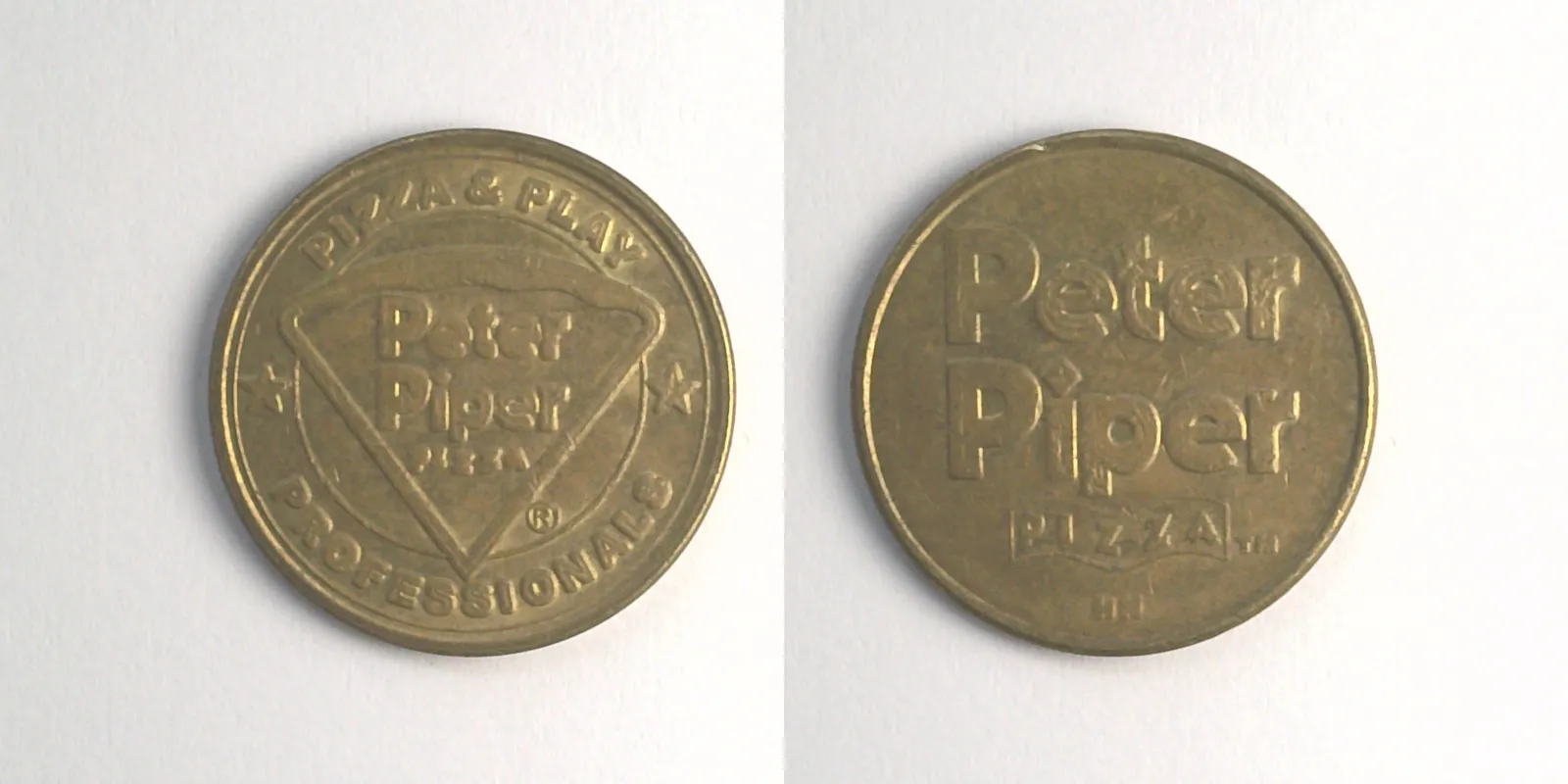 Peter Piper Pizza P319B Peter Piper Pizza Token (P319B) token — front and reverse