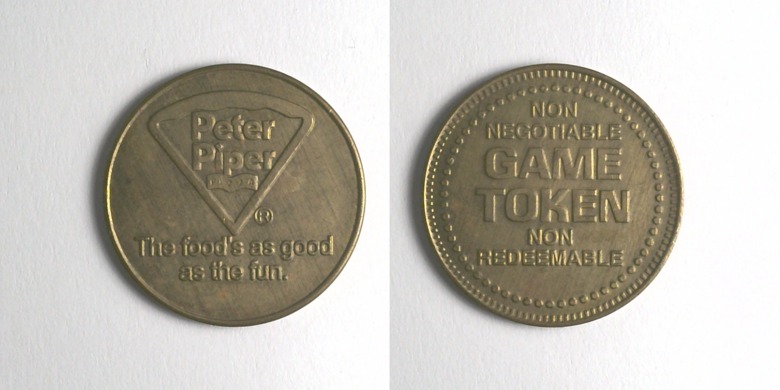 Peter Piper Pizza P323B Peter Piper Pizza Token (P323B) token — front and reverse