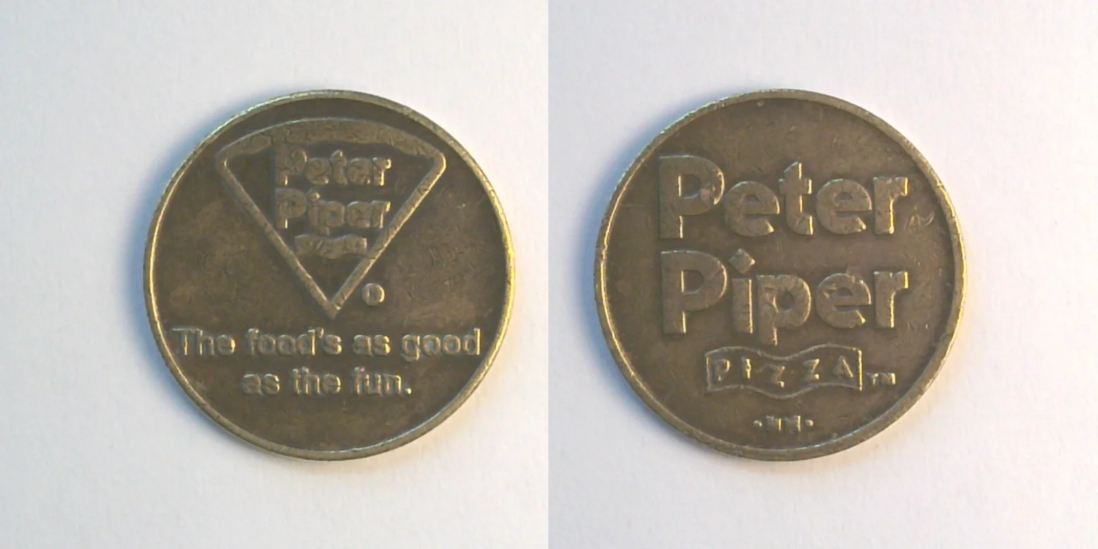 Peter Piper Pizza P325B Peter Piper Pizza Token (P325B) token — front and reverse