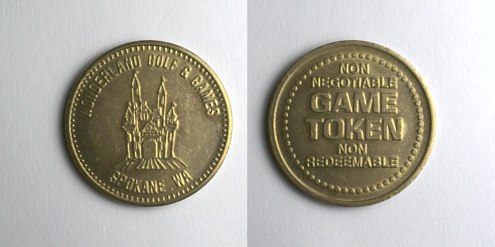 Wonderland Golf & Games WGG102B Wonderland Golf & Games Token (WGG102B) token — front and reverse