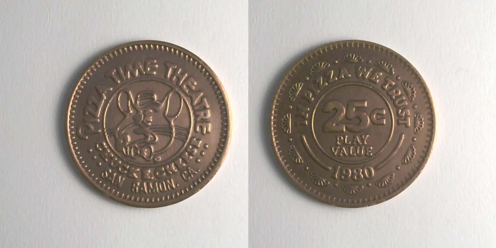 Chuck E. Cheese 146C 1980 Chuck E Cheese Token (146C) (1980) token — front and reverse