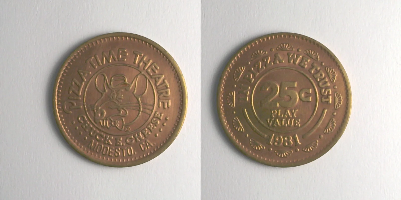 Chuck E. Cheese 169C 1981 Chuck E Cheese Token (169C) (1981) token — front and reverse
