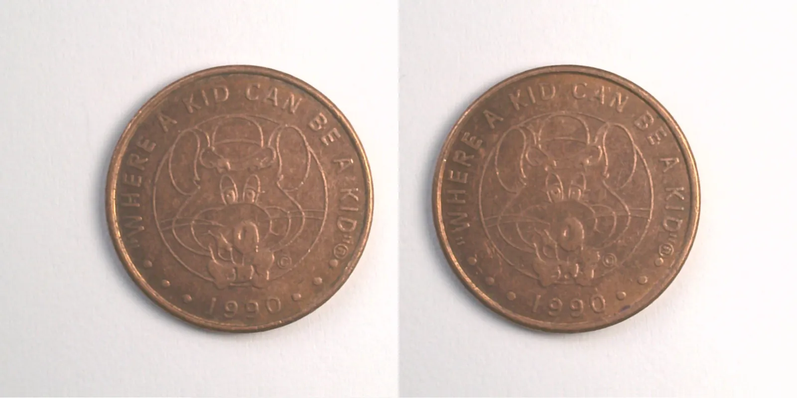Chuck E. Cheese 301C 1990 Chuck E Cheese Token (301C) (1990) token — front and reverse