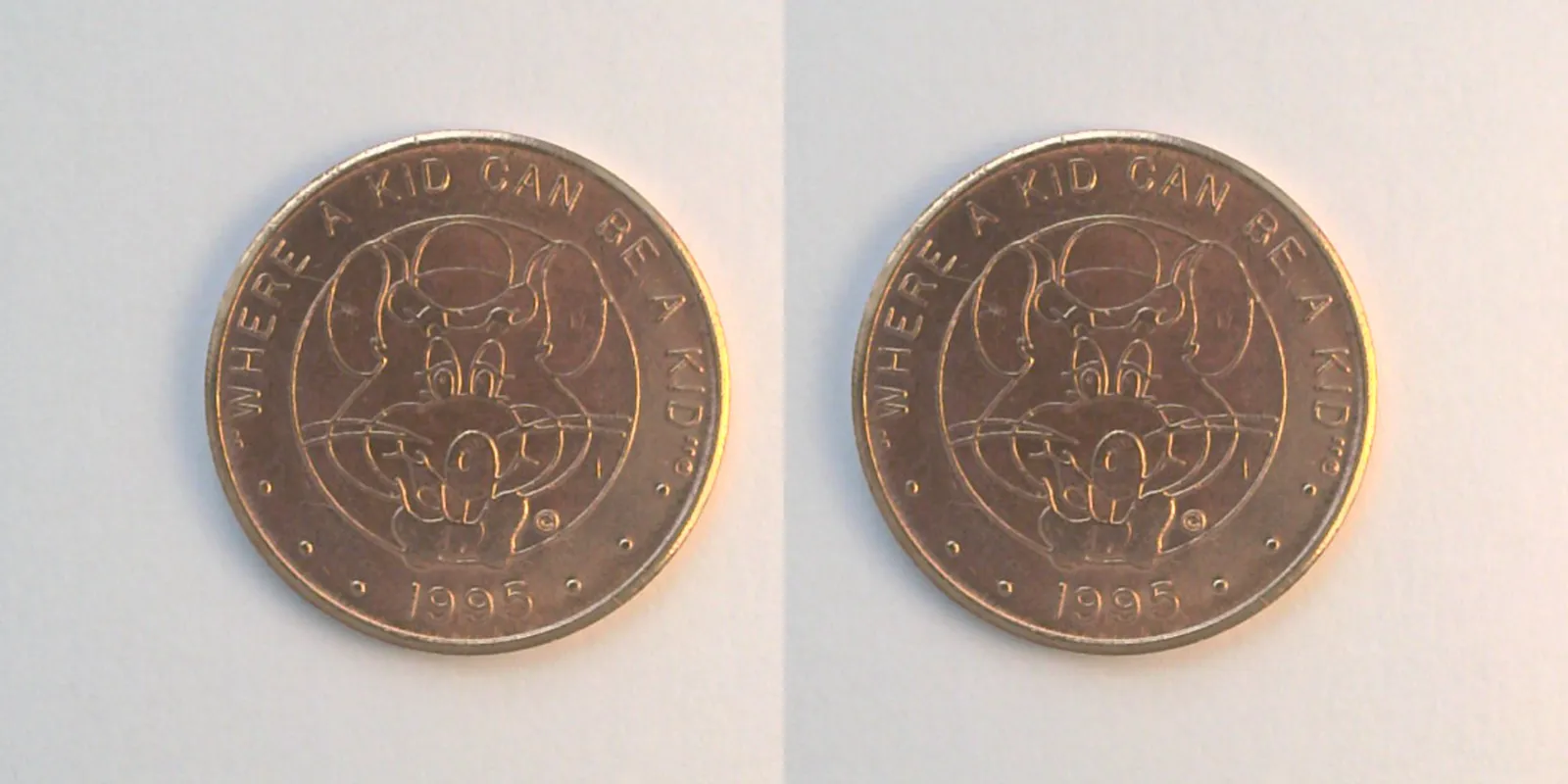 Chuck E. Cheese 317C 1995 Chuck E Cheese Token (317C) (1995) token — front and reverse