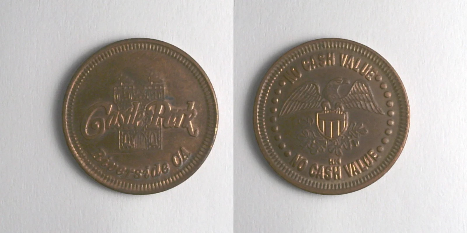 Castle Entertainment CP102C Castle Park Token (CP102C) token — front and reverse
