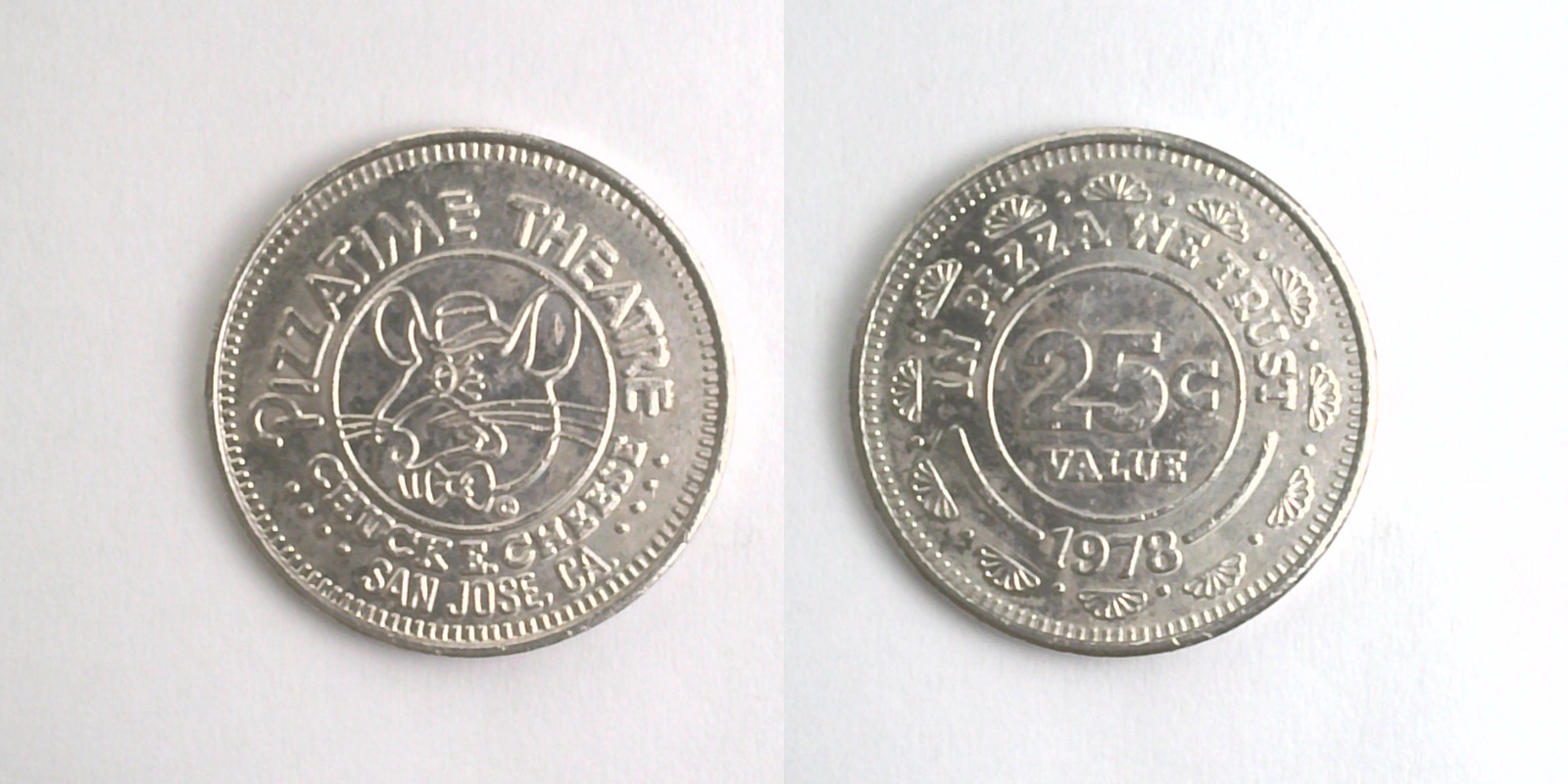 Chuck E. Cheese 125N 1978 Chuck E Cheese Token (125N) (1978) token — front and reverse