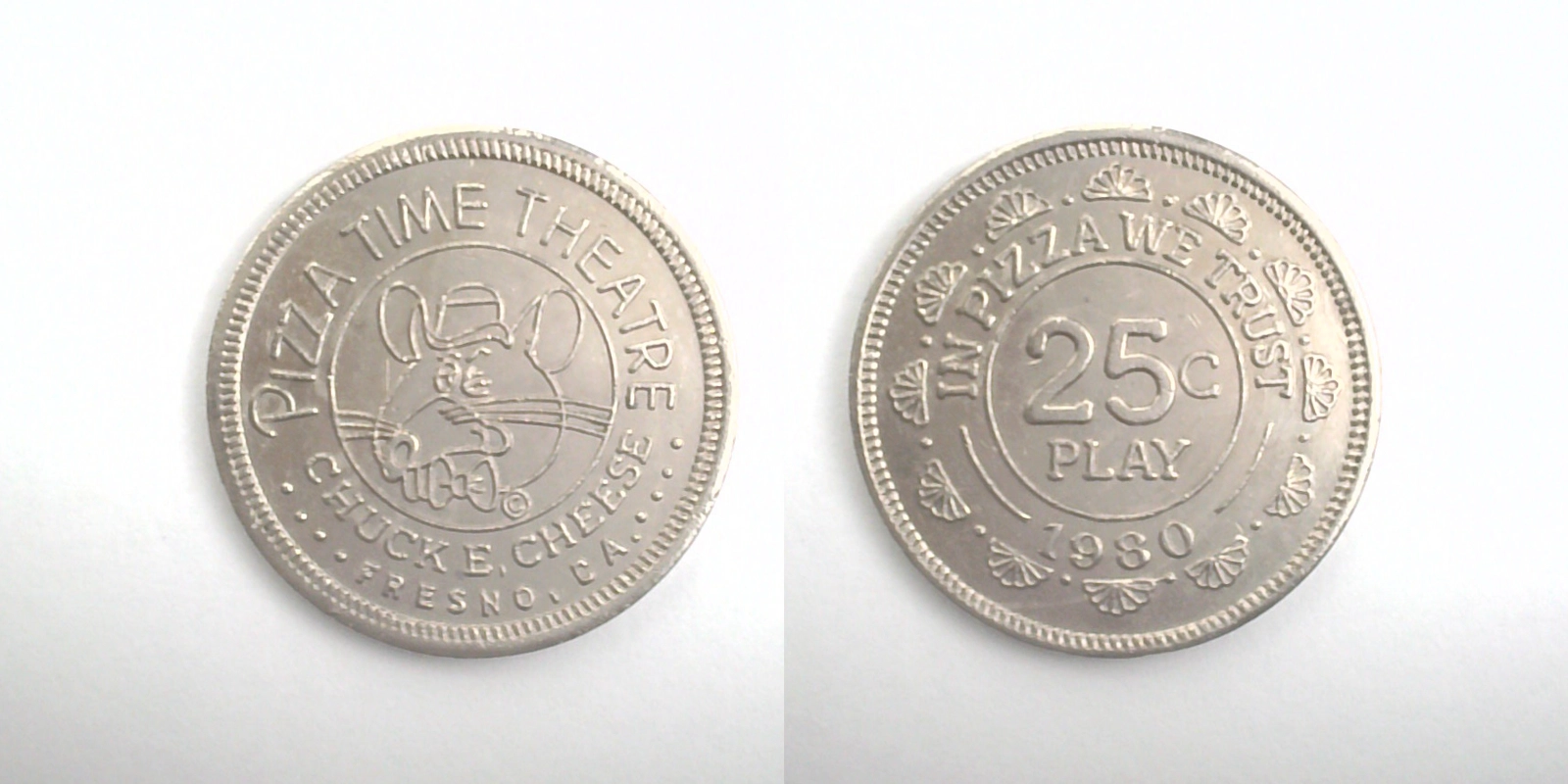 Chuck E. Cheese 139N 1980 Chuck E Cheese Token (139N) (1980) token — front and reverse