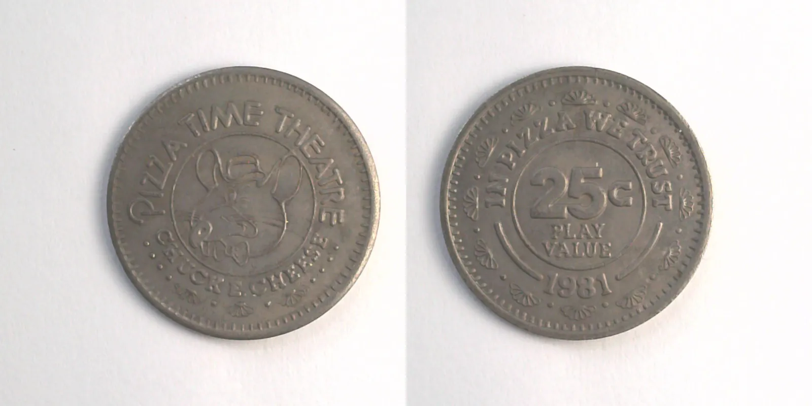 Chuck E. Cheese 107N 1981 Chuck E Cheese Token (107N) (1981) token — front and reverse