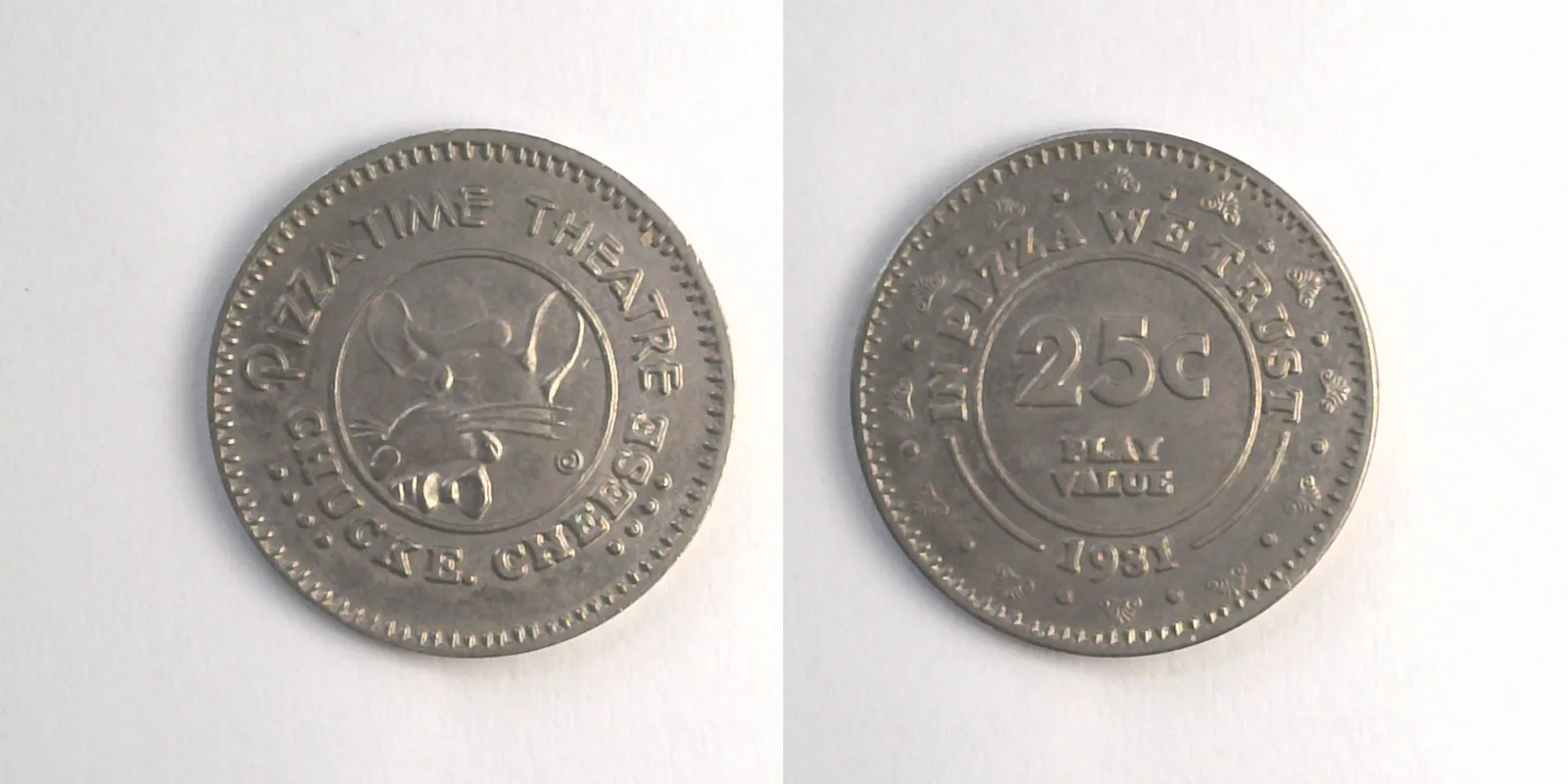 Chuck E. Cheese 109N 1981 Chuck E Cheese Token (109N) (1981) token — front and reverse
