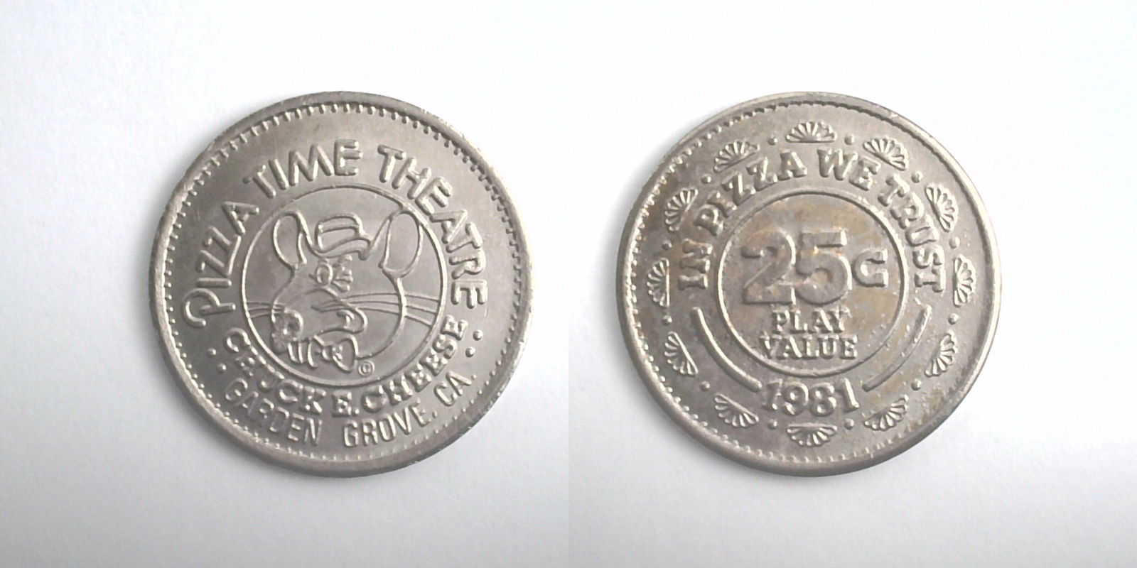 Chuck E. Cheese 161N 1981 Chuck E Cheese Token (161N) (1981) token — front and reverse