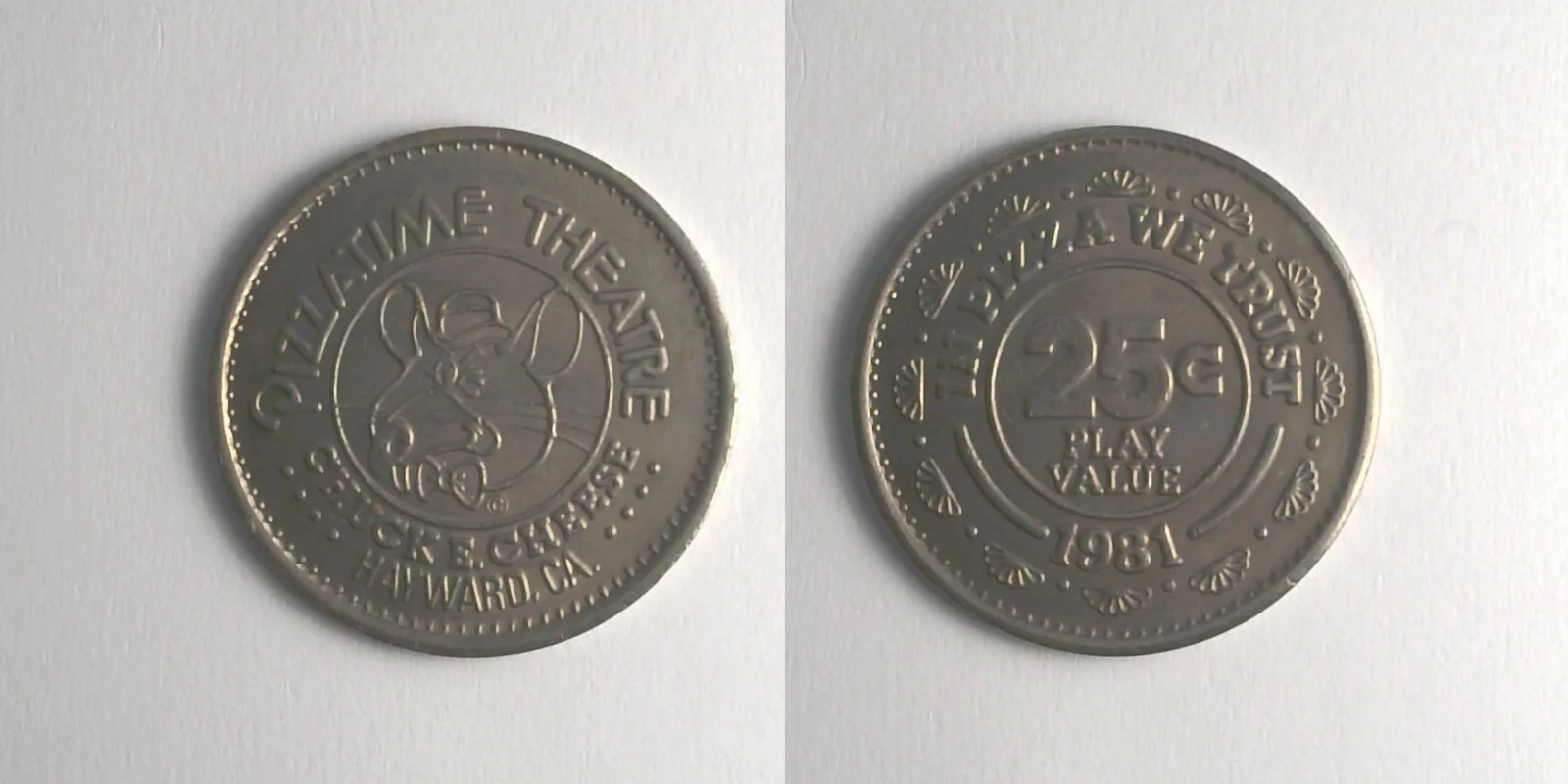 Chuck E. Cheese 162N 1981 Chuck E Cheese Token (162N) (1981) token — front and reverse