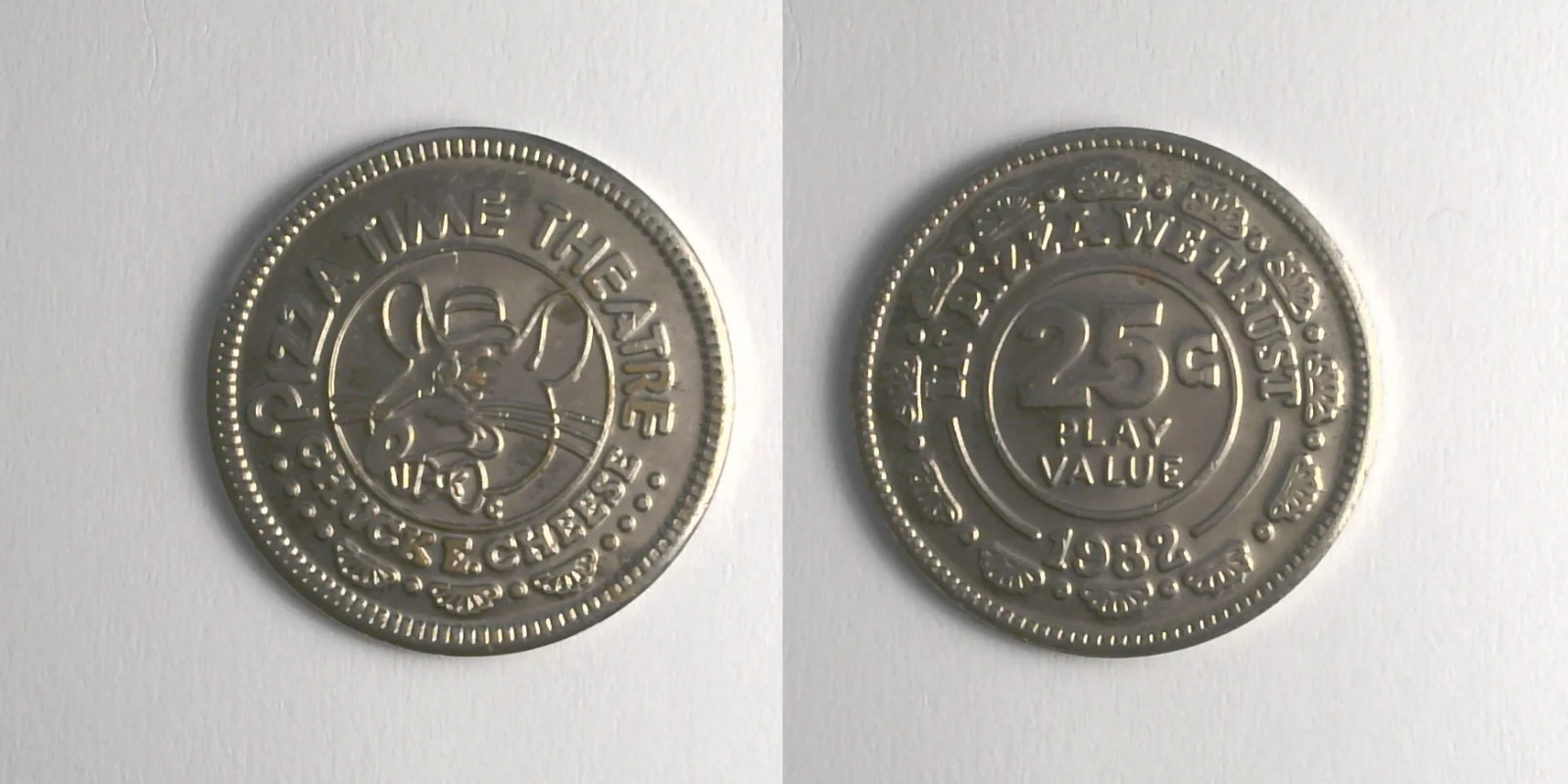Chuck E. Cheese 115N 1982 Chuck E Cheese Token (115N) (1982) token — front and reverse